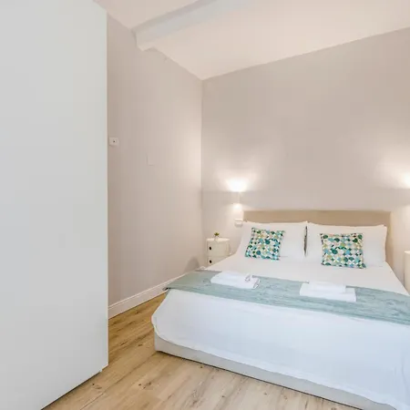 Viaemilia 2 Min Dal Centro, 4 Persone, Wifi, Aria Condizionata Apartmán